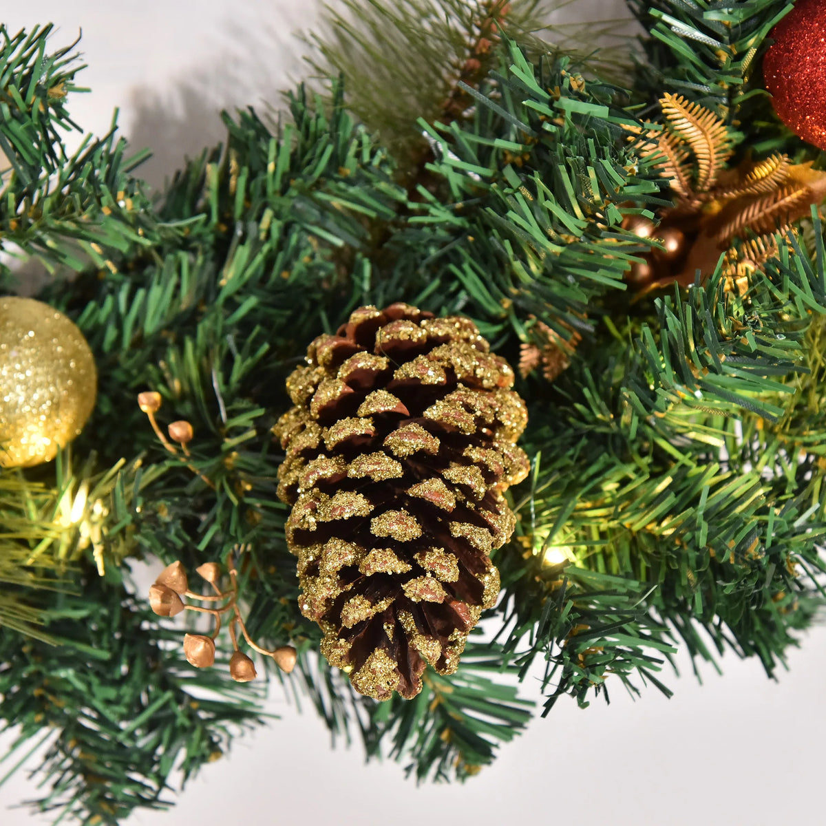 Pre-Lit Christmas Door Wreath – 60cm, 20 LED